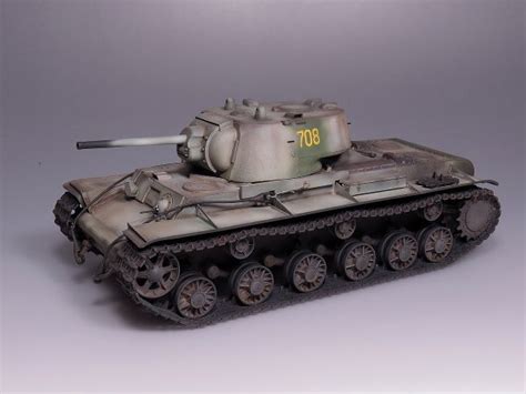 トランペッター135ソビエト軍kv 1重戦車1942プラモデル完成品素人製作で下手ですがお願いします。 の落札情報詳細