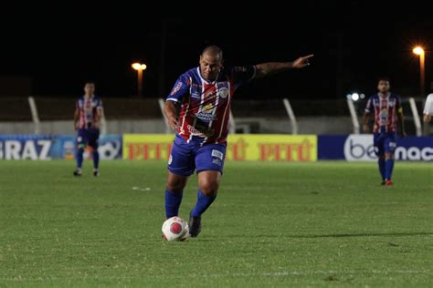 Pelotas anuncia a contratação do centroavante Walter ex Inter