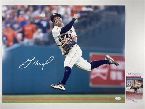 Jose Altuve Autographed Memorabilia Signed Photo Jersey