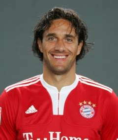 Ehemaliger Bayern St Rmer Luca Toni Erh Lt Trainerlizenz Fussballdaten