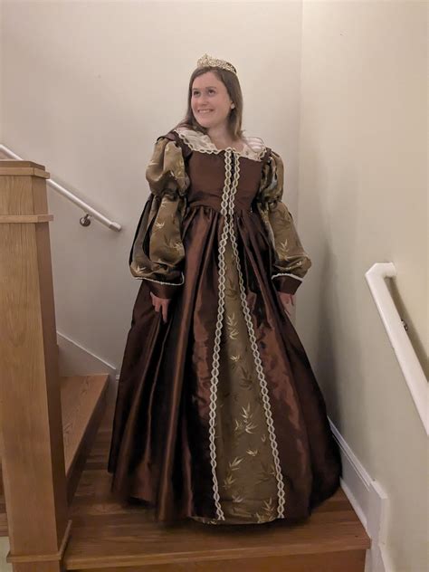 elizabethan era dresses 4