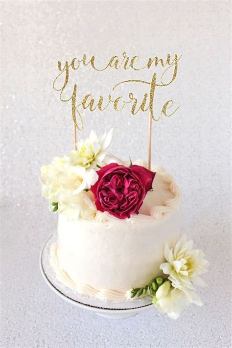 DIY Cake Topper Tutorial with Cricut | Hey Wedding Lady