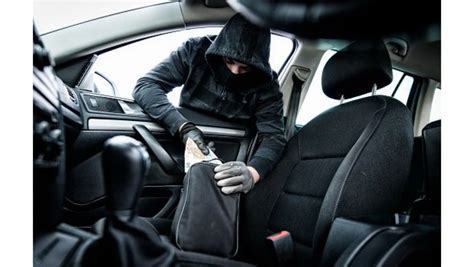 Bolsa Furtada Dentro De Carro No Centro De Atibaia