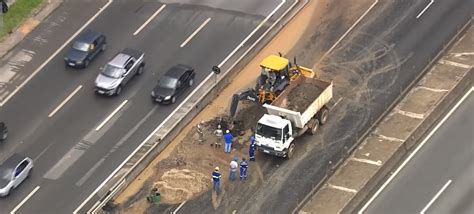 Trecho da Rodovia Presidente Dutra é interditada VEJA SÃO PAULO