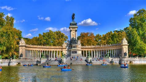 Parque del Buen Retiro | Madrid, Spain | Attractions - Lonely Planet