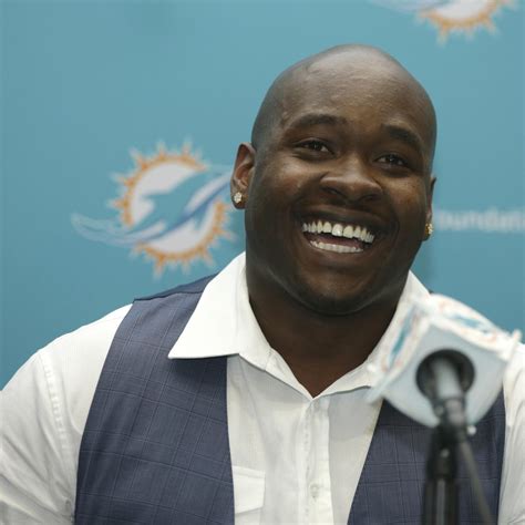 Laremy Tunsil, Dolphins Agree to Contract: Latest Details, Comments and ...