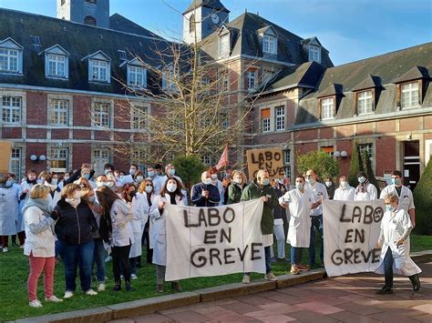 Rouen En Gr Ve Les Agents De Laboratoire Du Chu Manifestent Pour