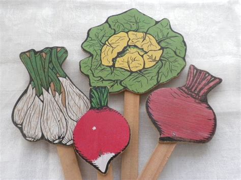 Wooden Vegetable Garden Markers by beautifulliving on Etsy