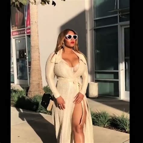 THICK REDBONE MILF IN DRESS 1