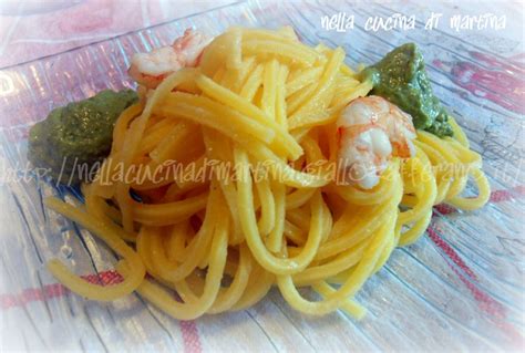 Spaghetti Alla Chitarra Con Crema Di Pesto E Gamberetti