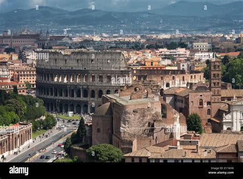 Kolosseum, Rom, Italien - Colosseum, Rome, Italy Stock Photo: 69493478 ...