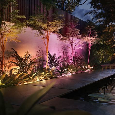 Philips Hue Amarant Outdoor Wandfluter Offiziell Vorgestellt