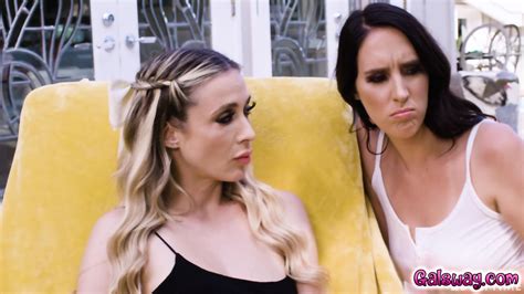 Unquenchable Thirst For SQUIRT Two Hot Girls Shower Each Other In