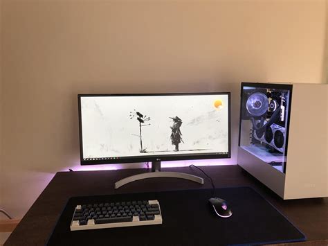 My black/white setup | Bedroom setup, Computer desk setup, Gaming room ...