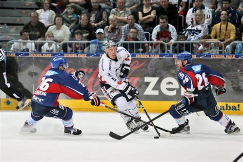 2 Spieltag Adler stürmen mit 6 1 Triumph über Meister Berlin an