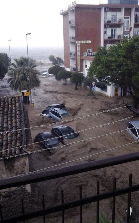 Nubifragio In Calabria Emergenza A Rossano E Corigliano Video