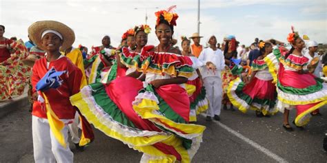 Traje T Pico De La Regi N Insular