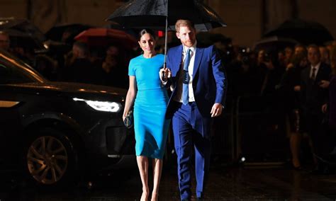 Meghan Markle Faz Sua Primeira Apari O P Blica No Reino Unido Depois