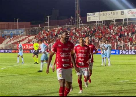 Vila Nova goleia sonha acesso e rebaixa o Londrina à Série C