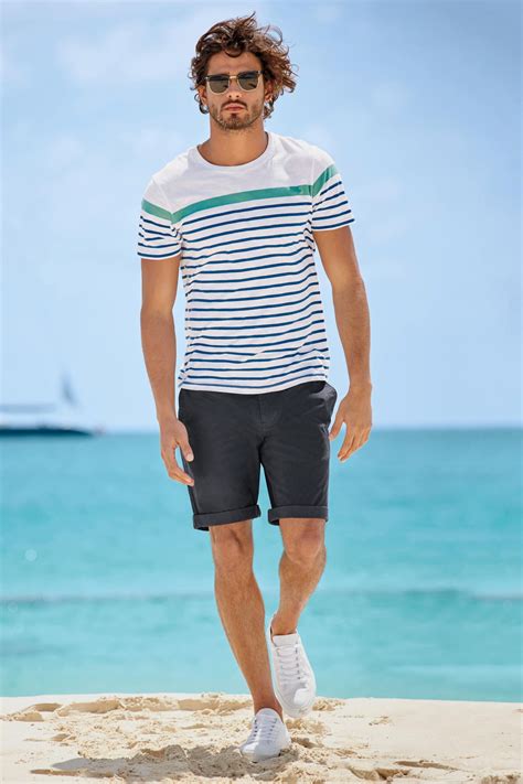 Marlon Teixeira Rocks Next Summer Beach Style | Looks masculino, Moda ...