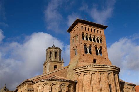 Iglesia De San Tirso En Sahag N Camino De Santiago Espa A Foto De