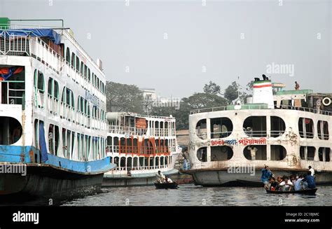 Sadarghat in Dhaka, Bangladesh Stock Photo - Alamy