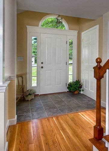 20 Wood Floor Entryway Photos