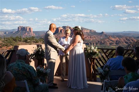 Sedona Wedding at Courtyard by Marriott - danielleholmanwedding.com