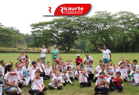 Entrega De Kits Escolares En La Escuela De La Vereda Casablanca