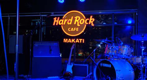 Dishes Drinks And Dancing Hard Rock Café Pumps Up The Volume With