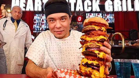 Real Man Eats A 20 000cal Burger In Record Time At Heart Attack Grill