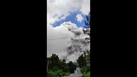 Indonesia’s Mount Merapi Spews Ash in New Eruption | news.com.au ...