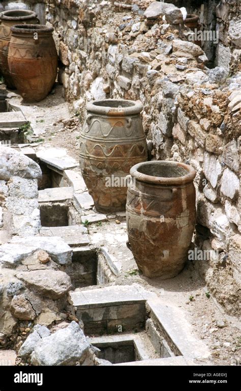 "Knossos" part of the ruins of the Palace of King Minos ,Crete Greece ...