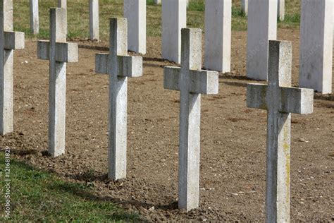 Foto De Commonweatlth War Graves Tombes De Guerre Commonwealth Cimeti