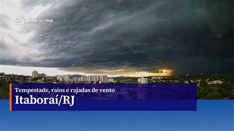 Tempestade raios e ventania entre o findar da tarde e começo da noite