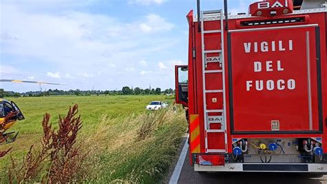 Incidente A San Lazzaro Malore Alla Guida Esce Di Strada Con L Auto