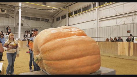 Giant pumpkin weighing 2,480 pounds breaks Topsfield Fair record - CBS ...