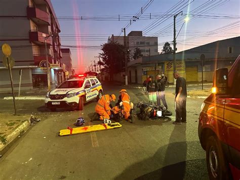 Militar do Exército fica ferido em acidente de moto em Patos de Minas