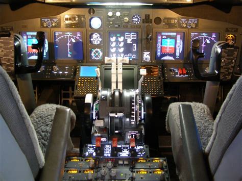 Boeing B737 600 Cockpit News