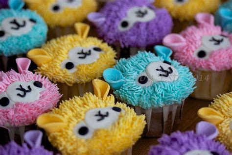 ©️️️ Esti 2014mg4728 The Cutest Little Llamas Or Alpaca Cupcakes