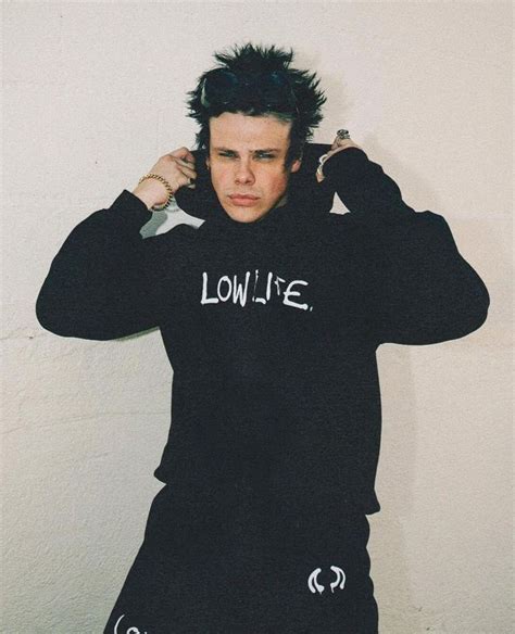 Yungblud Merch🖤lowlife 🖤 Celebrities Male Dominic Harrison Attractive People