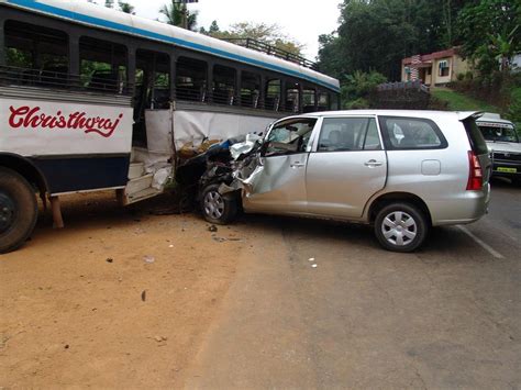 Toyota Innova Crash With Pics Team Bhp