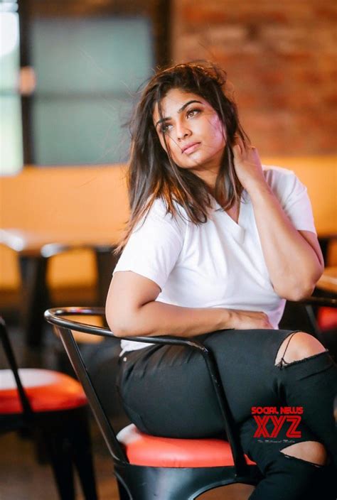 Actress Maheswari Chanakyan Stylish Photoshoot Stills Social News Xyz