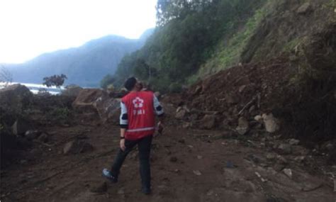 Gempa Bali Desa Di Kintamani Terisolasi Akibat Jalan Tertutup Longsor