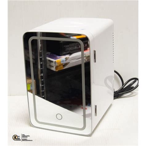 NEW REPACKED ASTRO AI MIRRORED 6L MINI FRIDGE