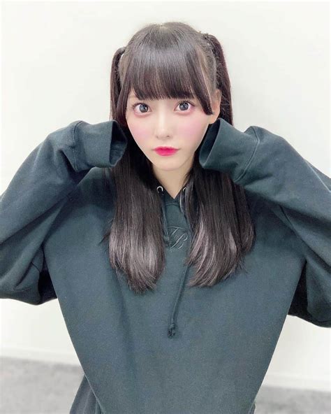 齊藤なぎささんのインスタグラム写真 齊藤なぎさinstagram「⌒ ･ㅿ･⌒ ⁡ ⁡ ⁡ 今日は いいツインテールの日 ⁡ ということで黒パーカーハーフツイン😘♥️ ⁡ ⁡