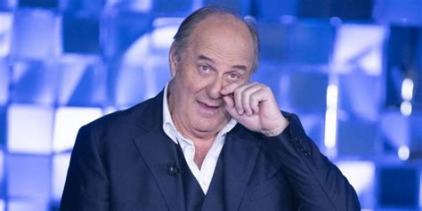 Verissimo Il Gesto Di Silvia Toffanin Fa Piangere Gerry Scotti Cosa