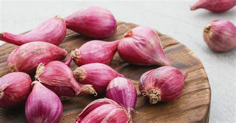 16 Tasty Shallot Substitute Options - Northern Yum