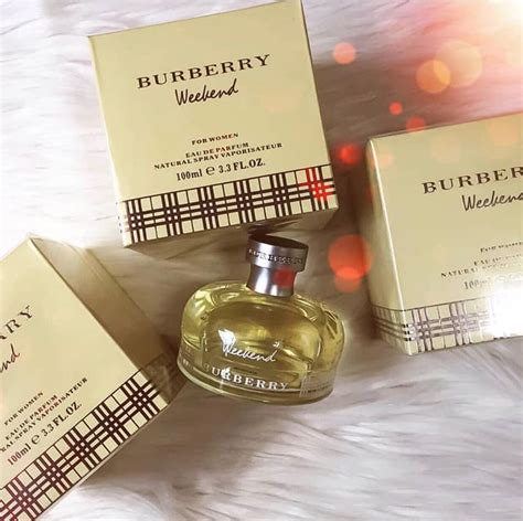 NƯỚC HOA BURBERRY WEEKEND FOR WOMEN EAU DE PARFUM Mộc Paris