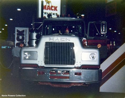 Mack r-series - specs, photos, videos and more on TopWorldAuto